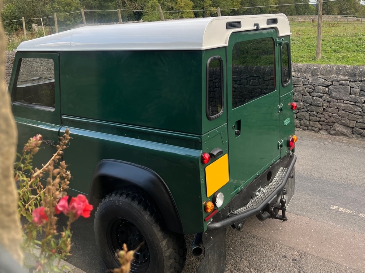 2003 Land Rover Defender 90 Image 3